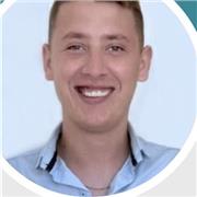 Profesor de ciencia para aplicar mis conocimientos a diferentes niños